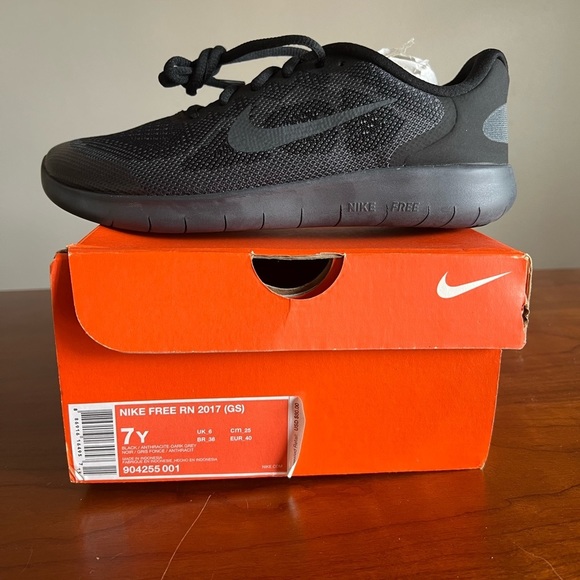 NIKE FREE RN 2017 BIG KID'SBLACK (GS) YOUTH SIZE 7Y 904255-001